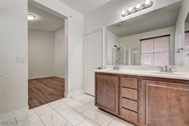 Building Photo - 6935 Galeria Posada Ave