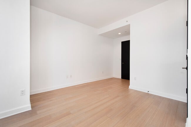 Interior Photo - 21 West End Ave