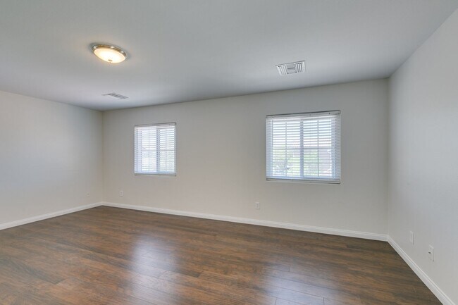 Building Photo - Remodeled 3-Bedroom Home with Loft.