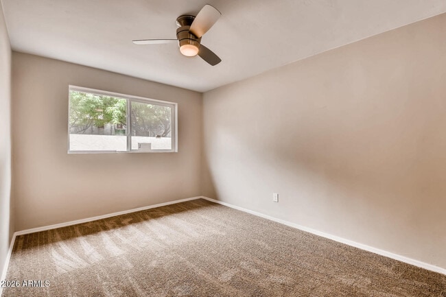 Building Photo - 1806 E Don Carlos