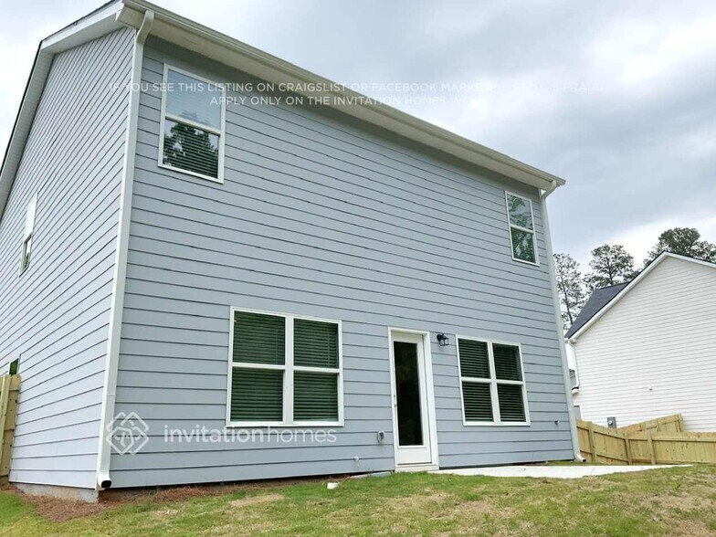 Building Photo - 131 Woodland Manor