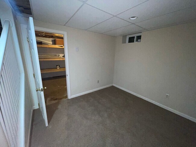 Building Photo - Beautiful 4 Bedroom, 2.5 Bathroom, 3000sq.ft Ranch! Pet Friendly!