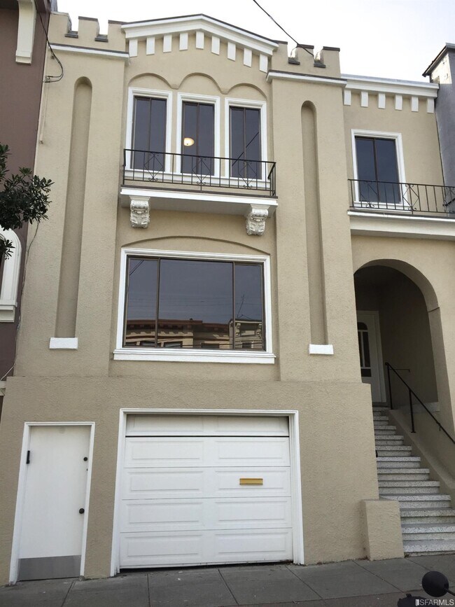 Primary Photo - 615 15th Ave