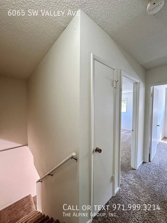 Building Photo - 6065 SW Valley Ave