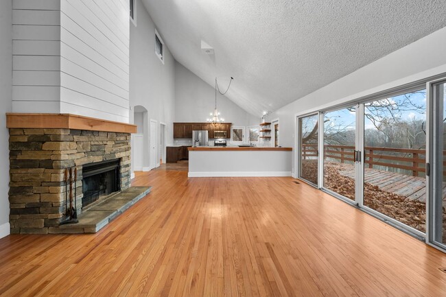 Building Photo - FREE RENT! Luxury Living on the River — Your Dream Home Awaits