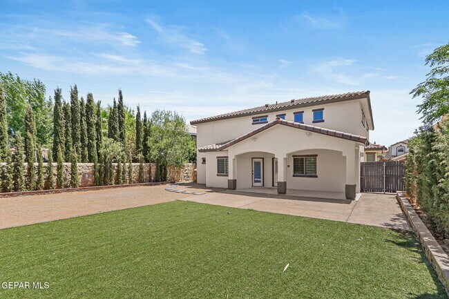 Building Photo - 3121 Tierra Paola Ln