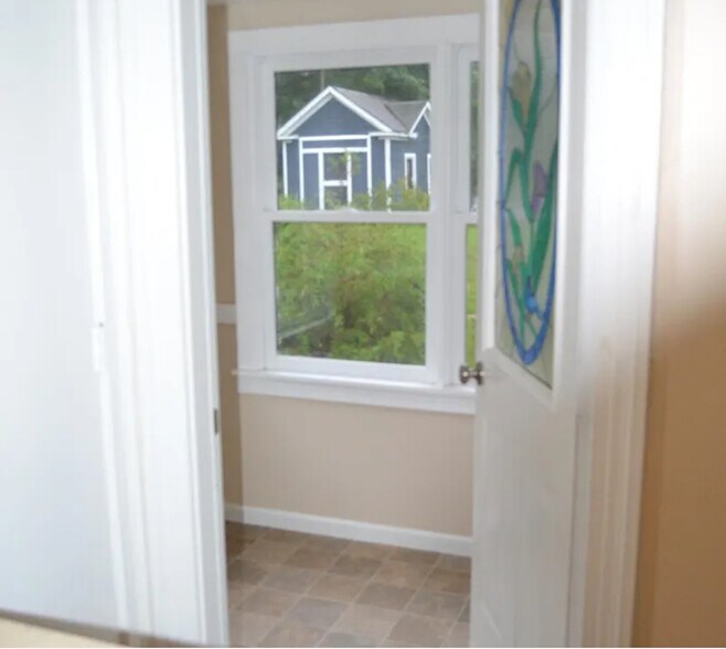 Porch - 163 N Main St