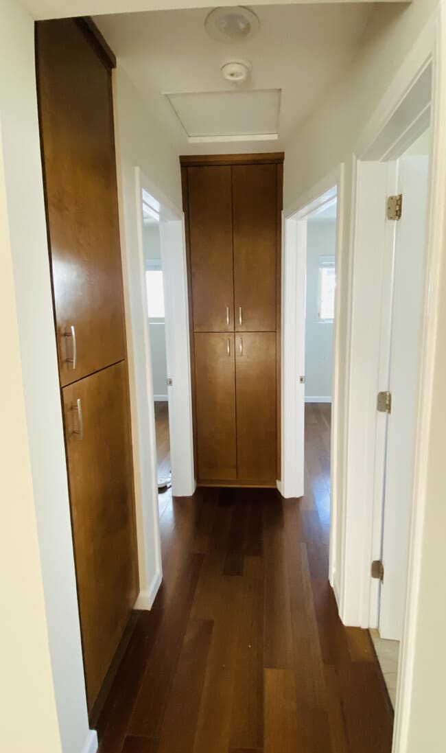 Hallway - 302 N Catalina Ave