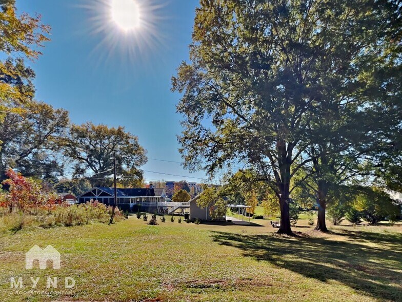 Building Photo - 139 Edgeway Rd