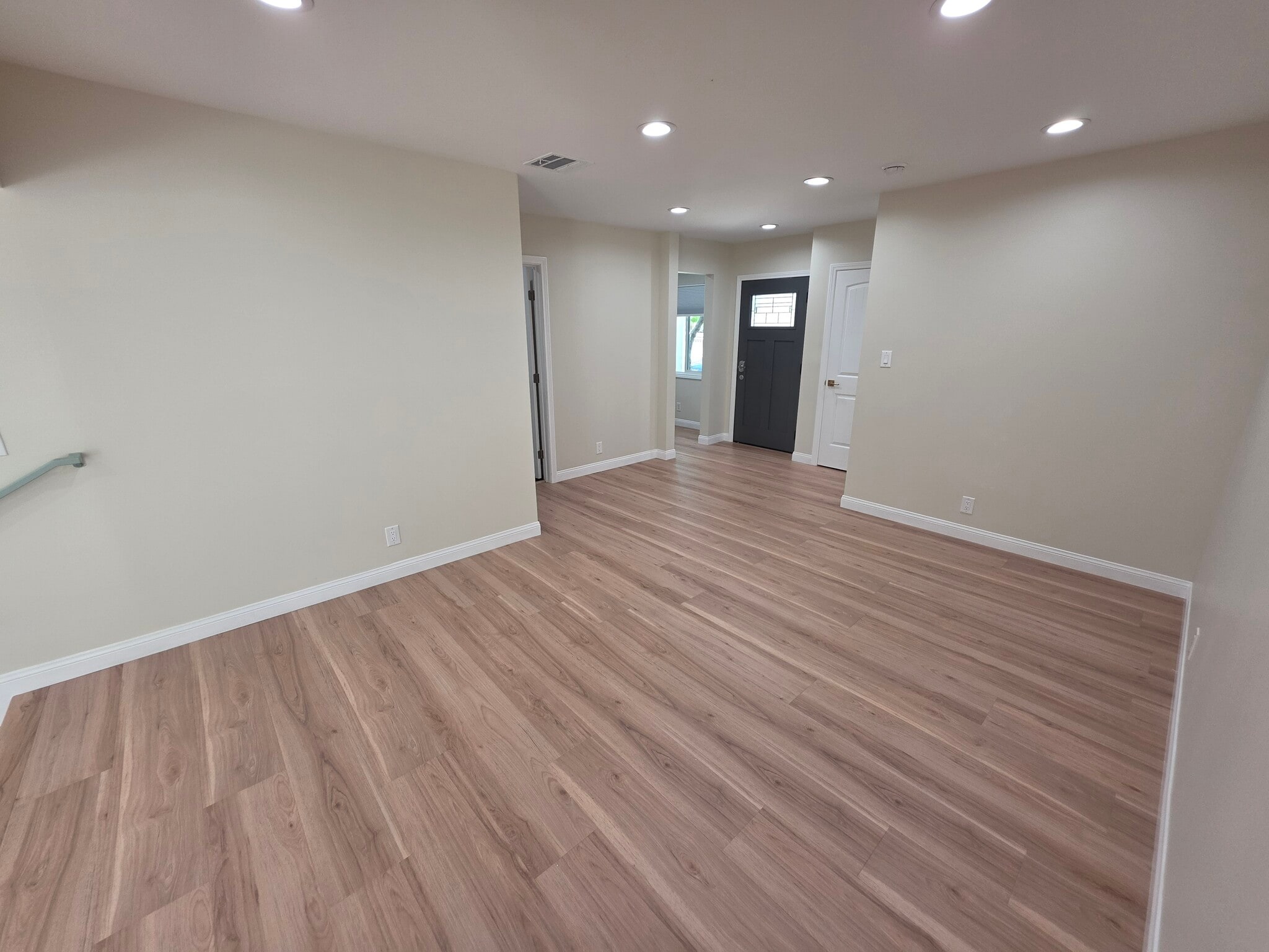 Building Photo - 6829 Murietta Ave
