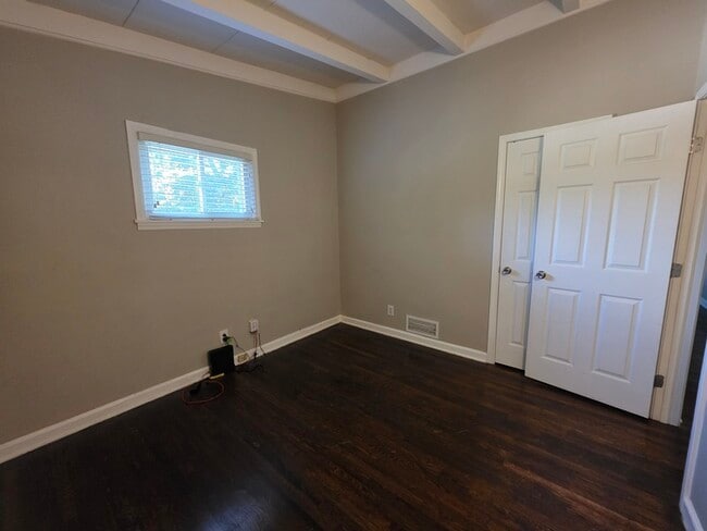 Building Photo - 3659 Ashwood Dr SE