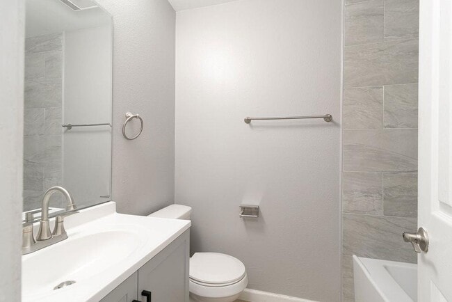 Building Photo - 1810 Nicole Cir