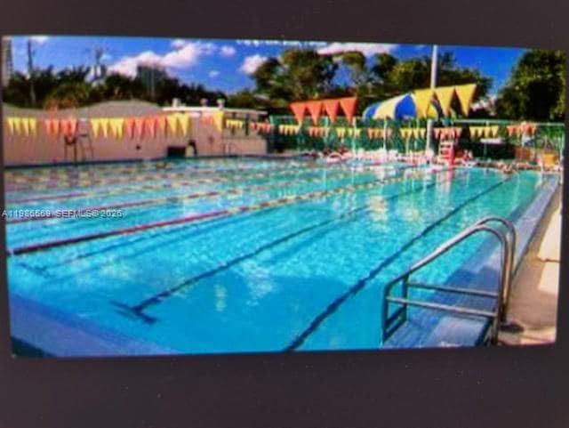 Building Photo - 736 13th St