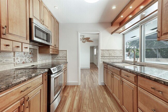 Building Photo - 7715 SW 122nd St