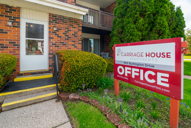 Primary Photo - Carriage House Apartments