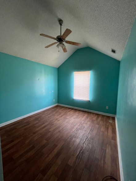 Building Photo - 5420 Sapphire Cir