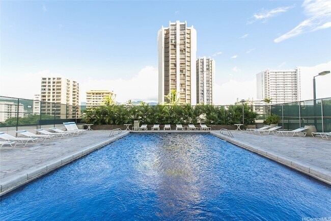 Building Photo - 229 Paoakalani Ave