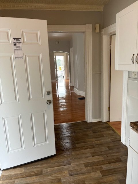 Building Photo - 625 3rd St