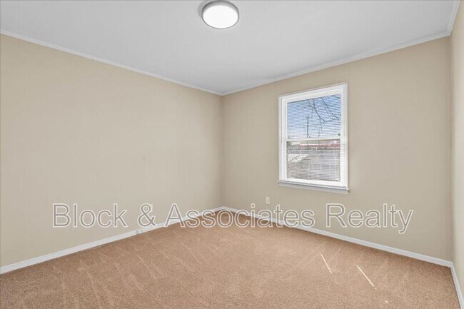 Building Photo - 1626 Spring Garden St