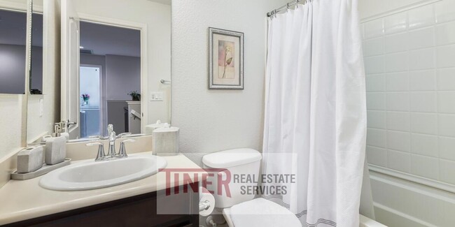 Building Photo - 404 Rivage Cir