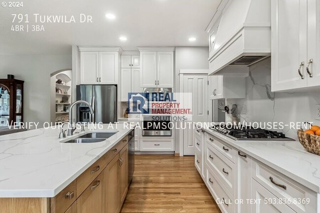 Building Photo - 791 Tukwila Dr