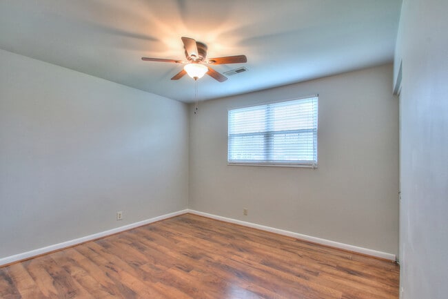 Building Photo - 119 Flintlock Dr