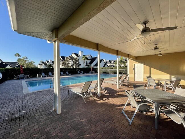Building Photo - 13532 Fountainbleau Dr