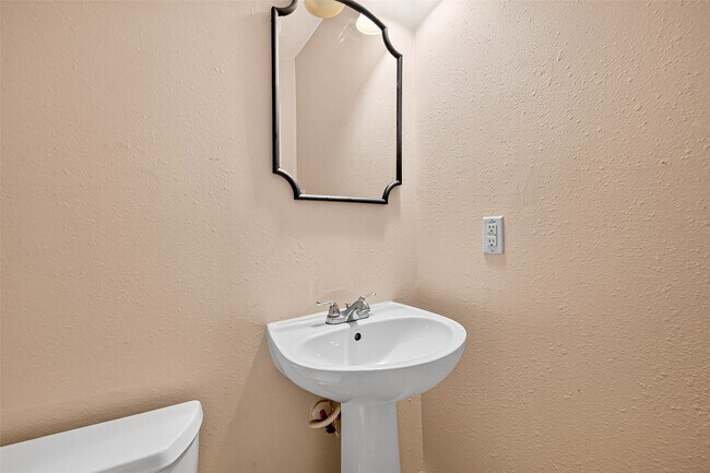 Building Photo - 11739 Edenstone Dr