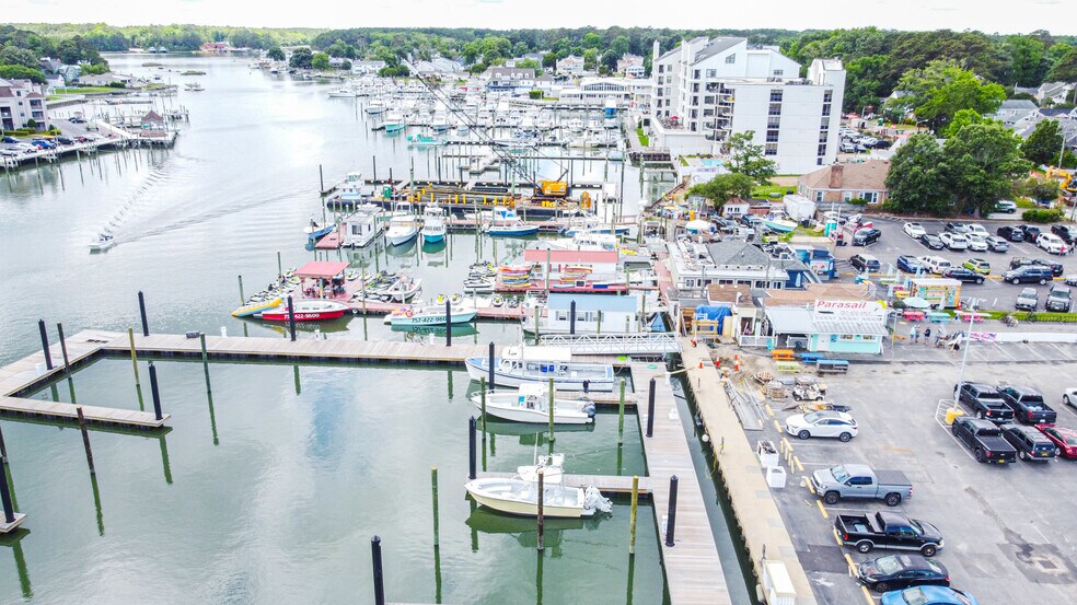 Building Photo - 401 Harbour Pt