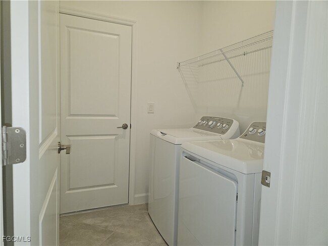 Building Photo - 20465 Copperhead Dr