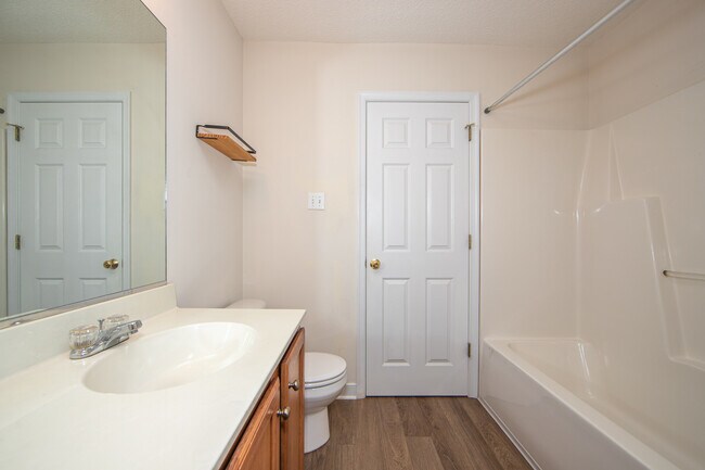 Building Photo - 1518 Woodland Ct