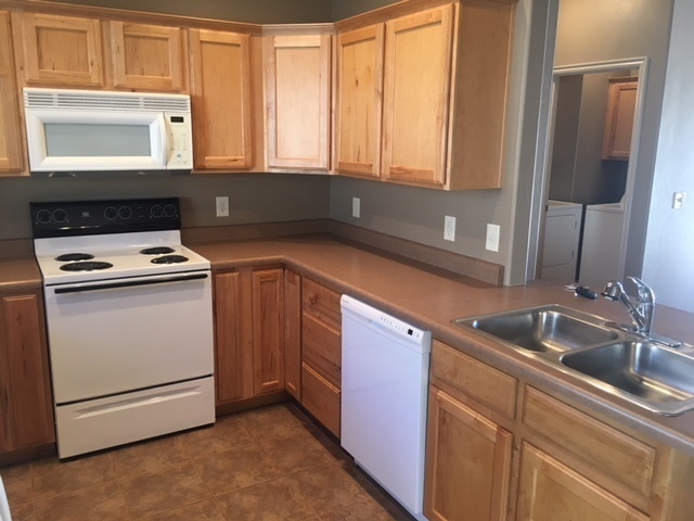 Building Photo - Grand Legacy Near Sky Mountain Golf Course