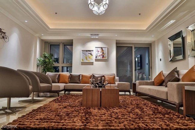 Building Photo - 3 br, 2 bath Condo - 5301 Balboa Blvd Unit F5