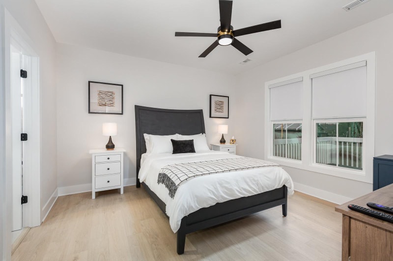 Building Photo - 607 Kenmore Ave