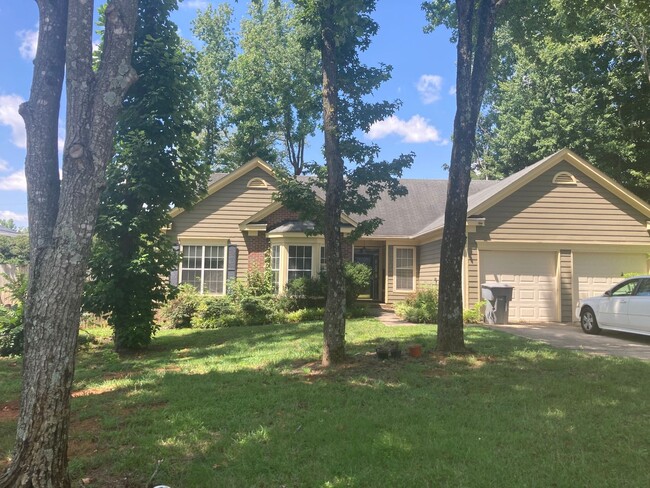 Primary Photo - Three Bed Two Bath Home in Charlotte!