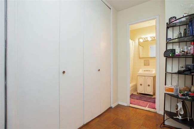 Building Photo - 201 ST PAULS Ave