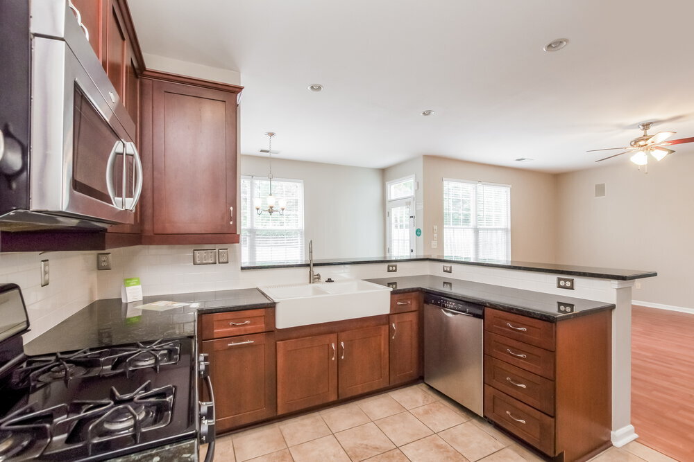 Building Photo - 15327 De Havilland Dr