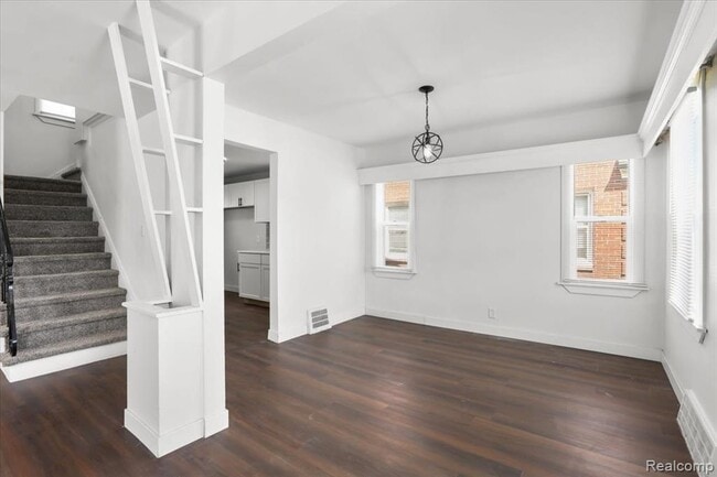 Building Photo - 15829 Minock St