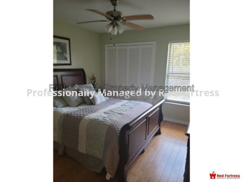Building Photo - 15076 Parkside Dr