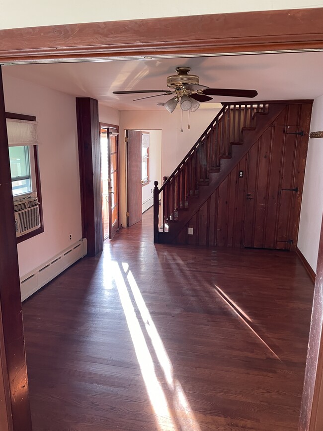 Building Photo - 84 Bridge St