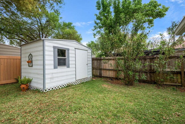 Building Photo - "Charming 3-Bedroom home in Fort Walton Be...