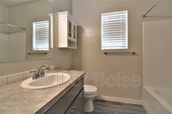 Building Photo - 3098 W Everest St