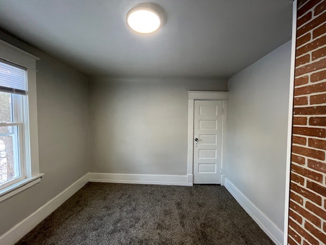 Building Photo - 230 E Victoria St