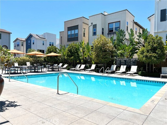 Building Photo - 45 Sanctuary Ln