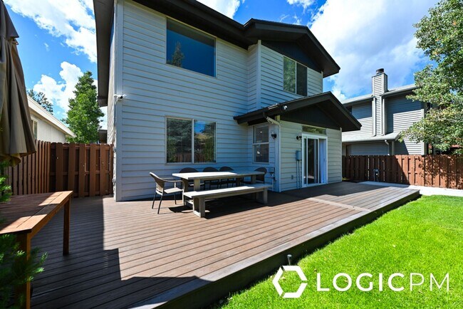 Building Photo - 1034 Lincoln Ln