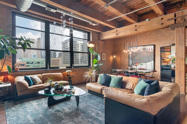 Building Photo - 14 N Peoria St