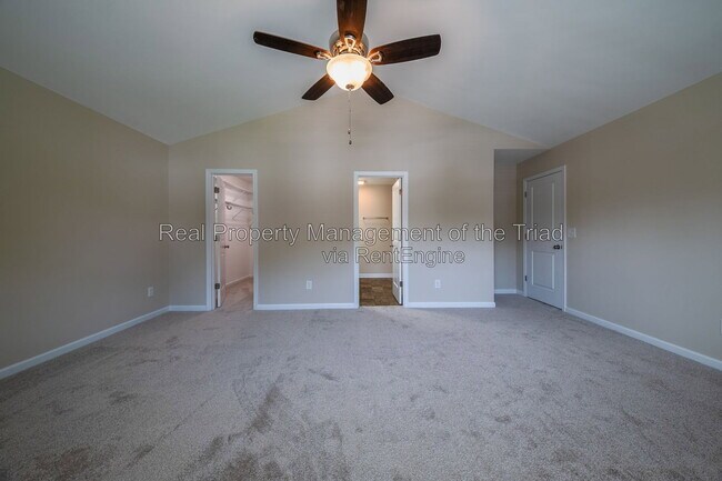 Building Photo - 832 Prince Edward Rd