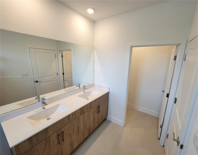 Building Photo - 263 SW 169th Ln
