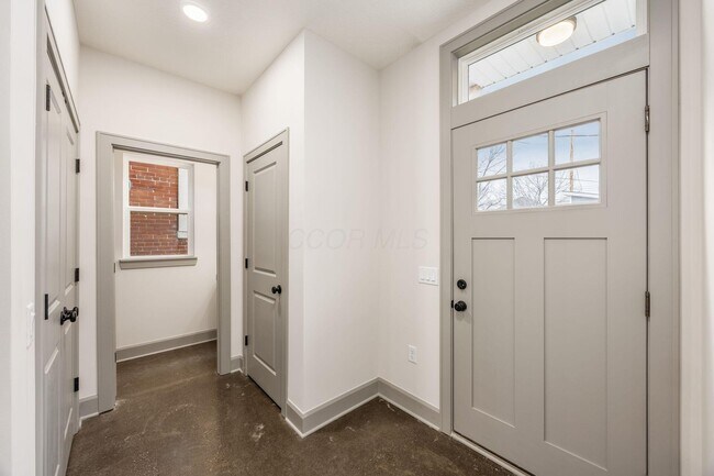 Building Photo - 90 N Princeton Ave