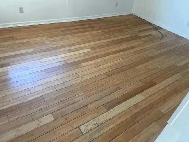 Building Photo - 2 bedroom House for Rent - Lake Station